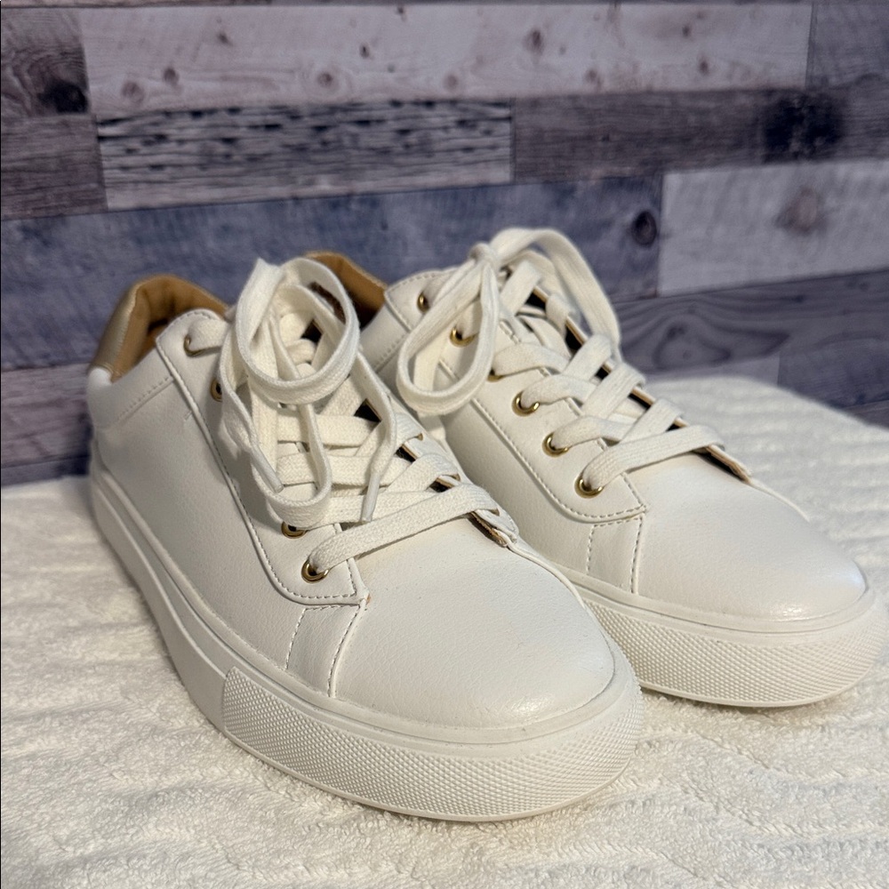 NWOB! Loft Classic White Women's Sneakers - Picture 5 of 8